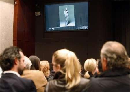 Carla Bruni ...aux ench�res !