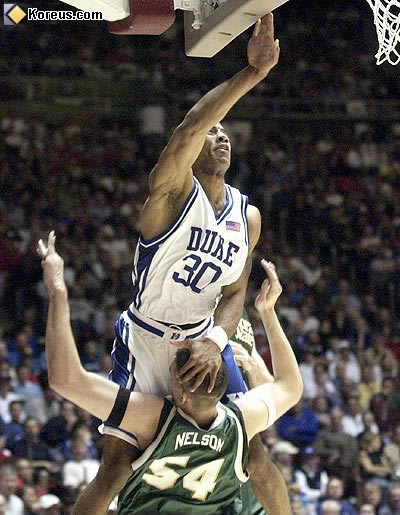 ...et ce n'est pas un coup de boule!